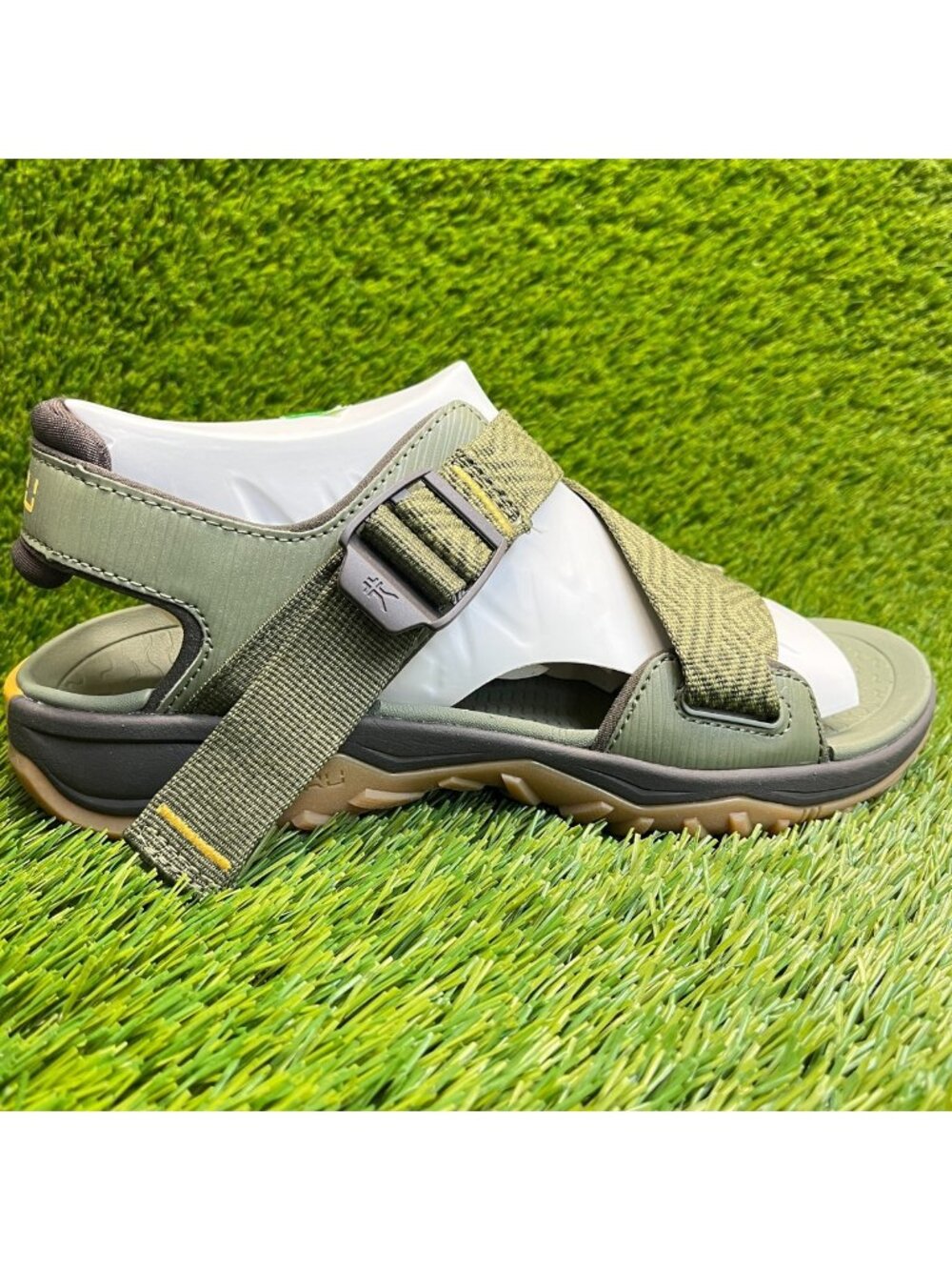 Kuru Current Mens Size 9 Olive Green Gum Beach Walking Outdoor Strappy Sandals